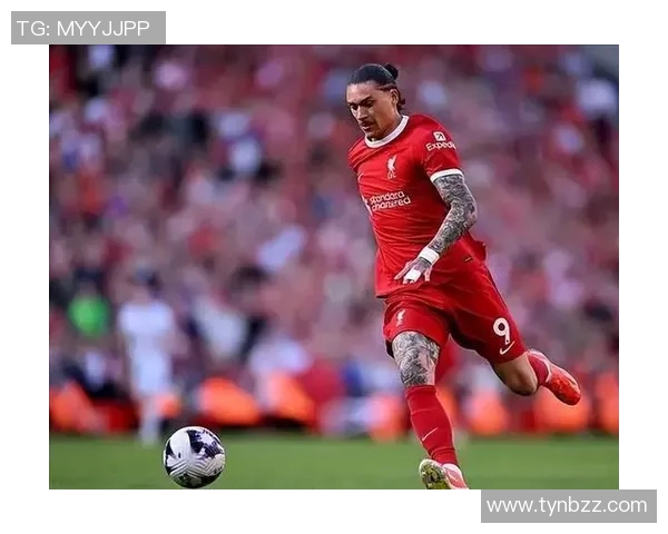 黑人足球明星展现魅力与才华引领全球运动潮流 黑人足球明星展现魅力与才华引领全球运动潮流