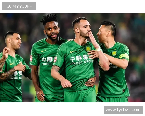 广州足球队在总决赛积分榜上以100分稳居第一名展现强大实力