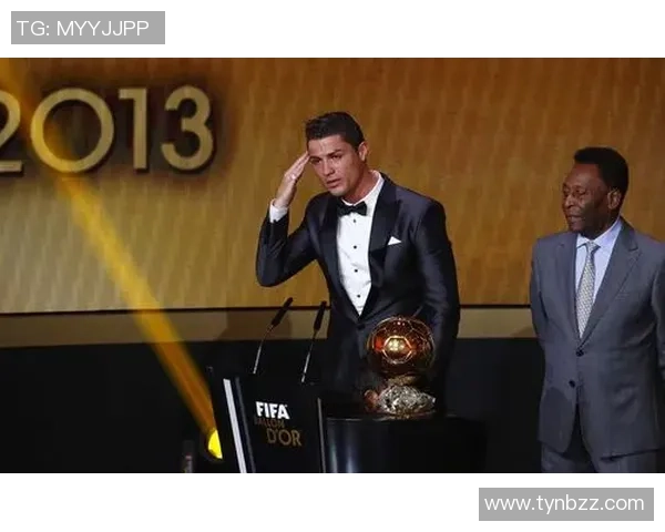 足球明星纹身高清图片赏析展现个性与魅力的艺术之旅 足球明星纹身高清图片赏析展现个性与魅力的艺术之旅